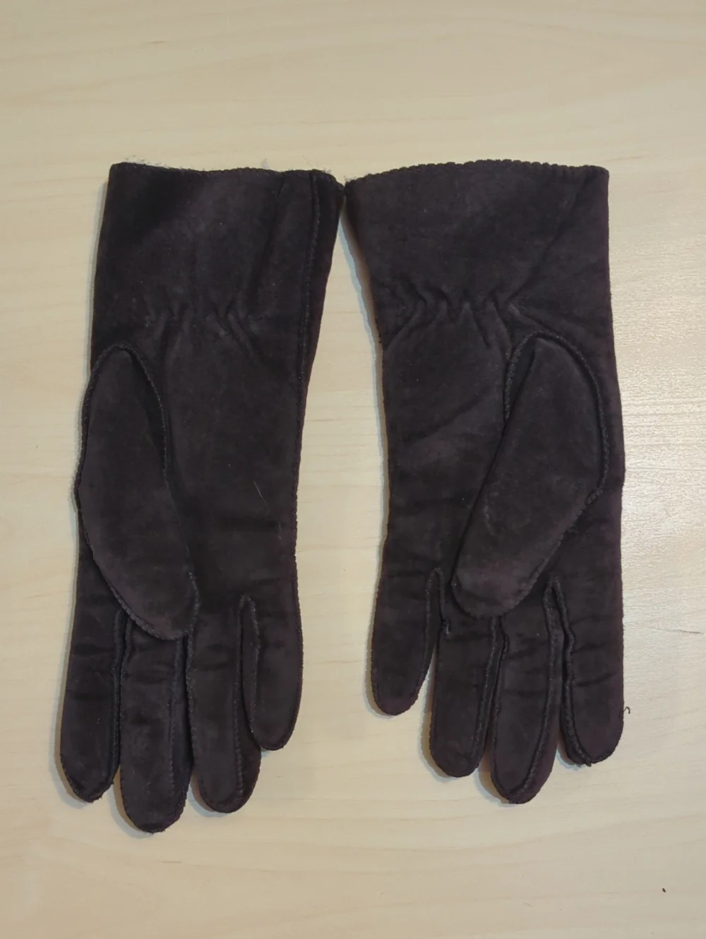 Women's Dark Brown Leather Gloves - Classic Winter Accessory
